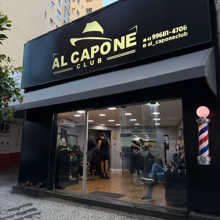 Fachada da Barbearia Al Capone no Batel em Curitiba